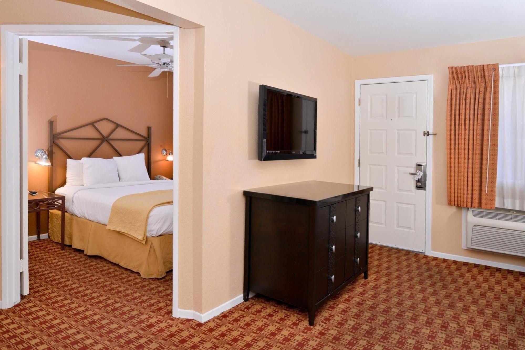 Red Lion Inn & Suites Cathedral City Palm Springs Exterior foto